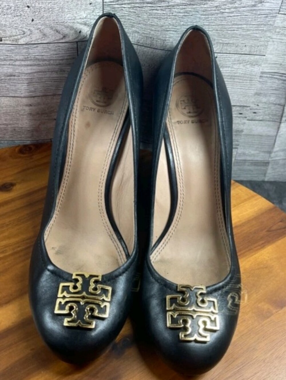 Tory Burch Melinda Wedge Black Leather Gold-Logo Round-Toe 9.5 Pumps